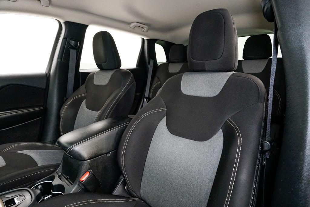 used 2014 Jeep Cherokee car, priced at $6,250