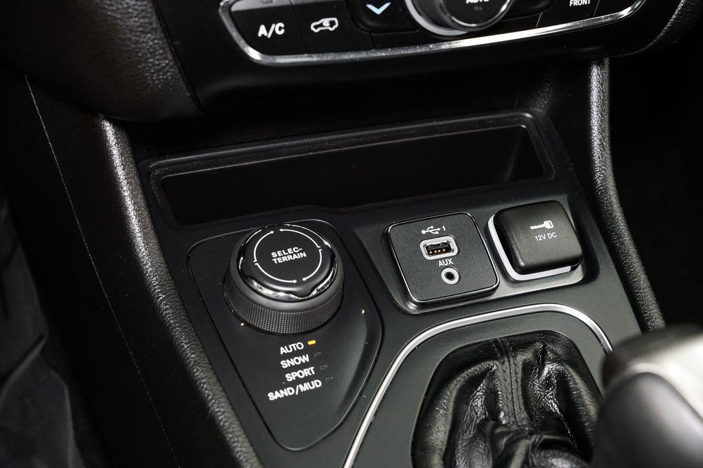 used 2021 Jeep Cherokee car, priced at $16,995