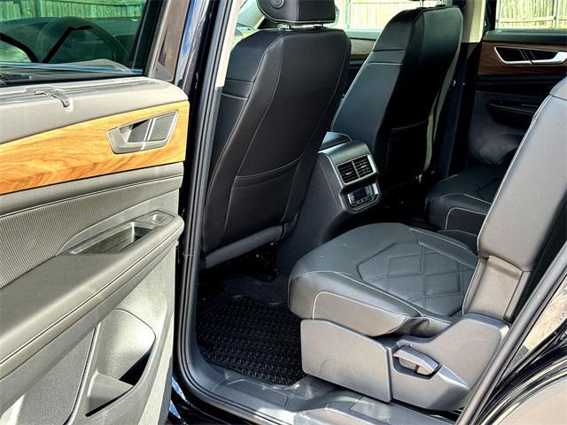 new 2026 Volkswagen Atlas car, priced at $45,726