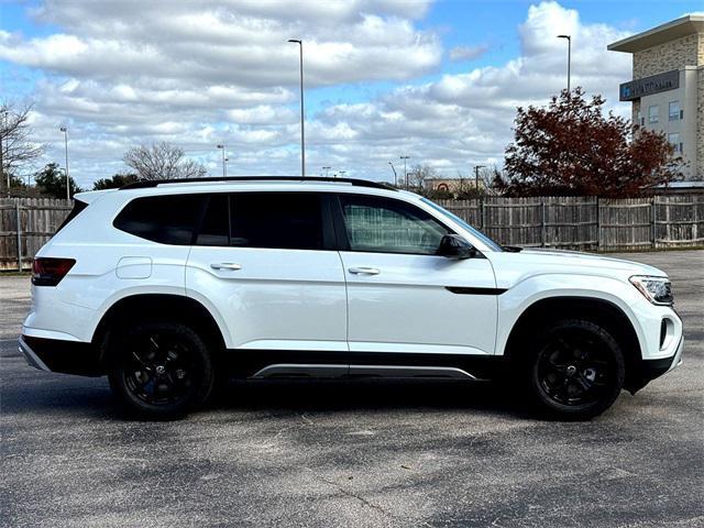 new 2026 Volkswagen Atlas car, priced at $48,021