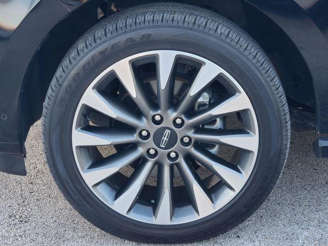 used 2021 Lincoln Navigator car, priced at $40,258