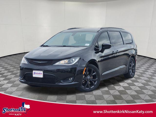 used 2020 Chrysler Pacifica car, priced at $15,739