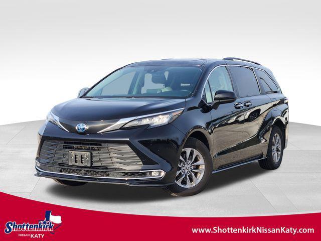 used 2023 Toyota Sienna car, priced at $35,900