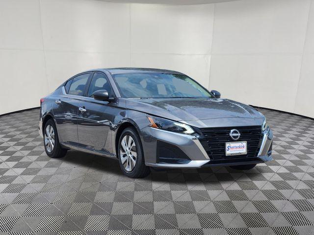 new 2025 Nissan Altima car, priced at $22,300