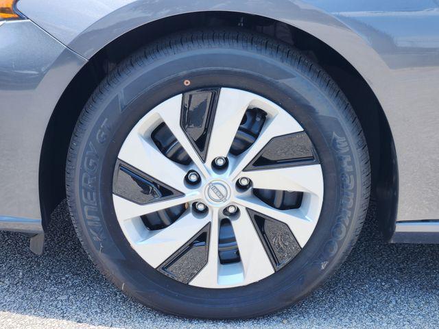 new 2025 Nissan Altima car, priced at $25,922