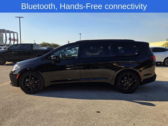 used 2025 Chrysler Pacifica car, priced at $33,503