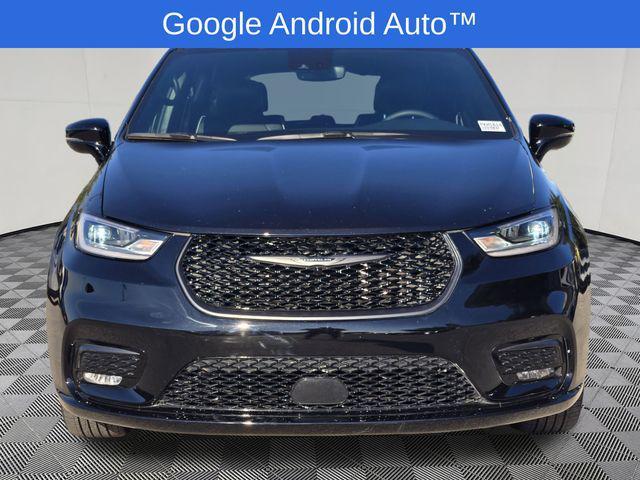 used 2025 Chrysler Pacifica car, priced at $32,099