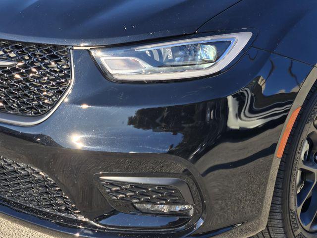 used 2025 Chrysler Pacifica car, priced at $33,503