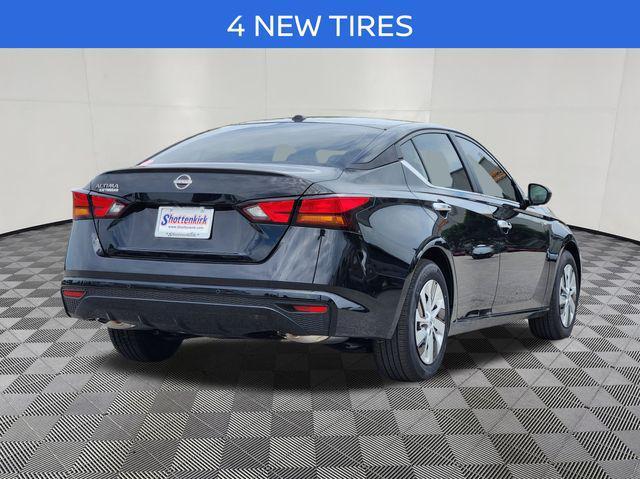 new 2025 Nissan Altima car, priced at $22,000
