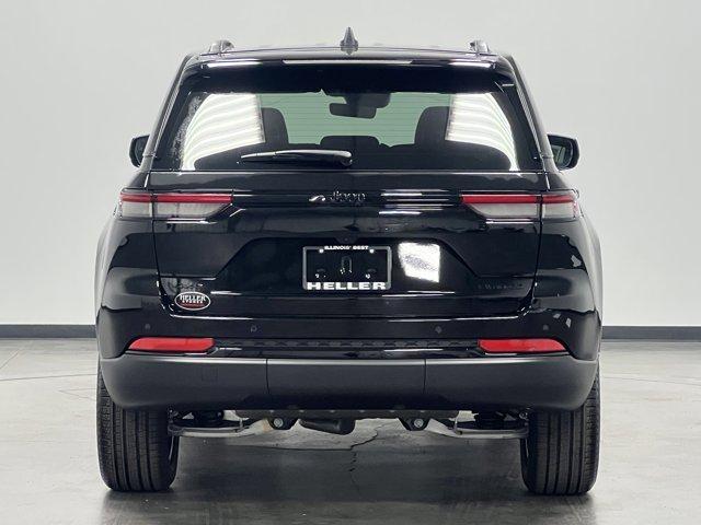 new 2025 Jeep Grand Cherokee car, priced at $50,220