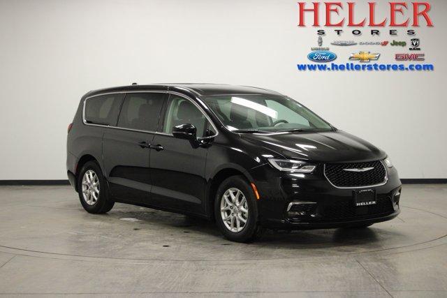 used 2024 Chrysler Pacifica car, priced at $27,462