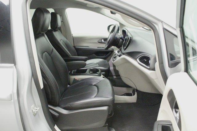 used 2024 Chrysler Pacifica car, priced at $26,375