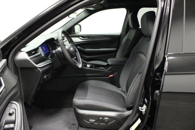 new 2026 Jeep Grand Cherokee car, priced at $45,305