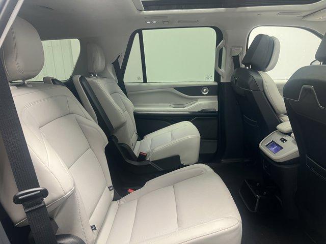 new 2025 Lincoln Navigator car, priced at $102,940