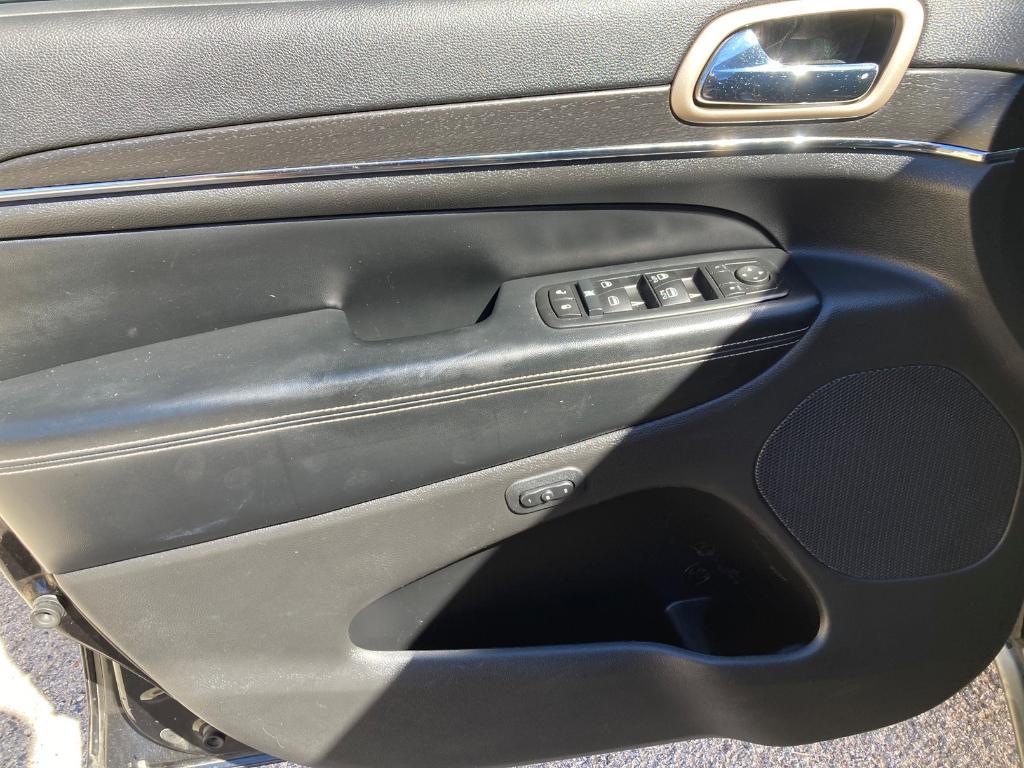 used 2015 Jeep Grand Cherokee car, priced at $10,695