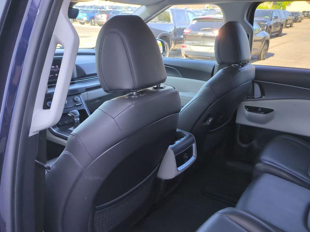 used 2023 Kia Carnival car, priced at $21,277