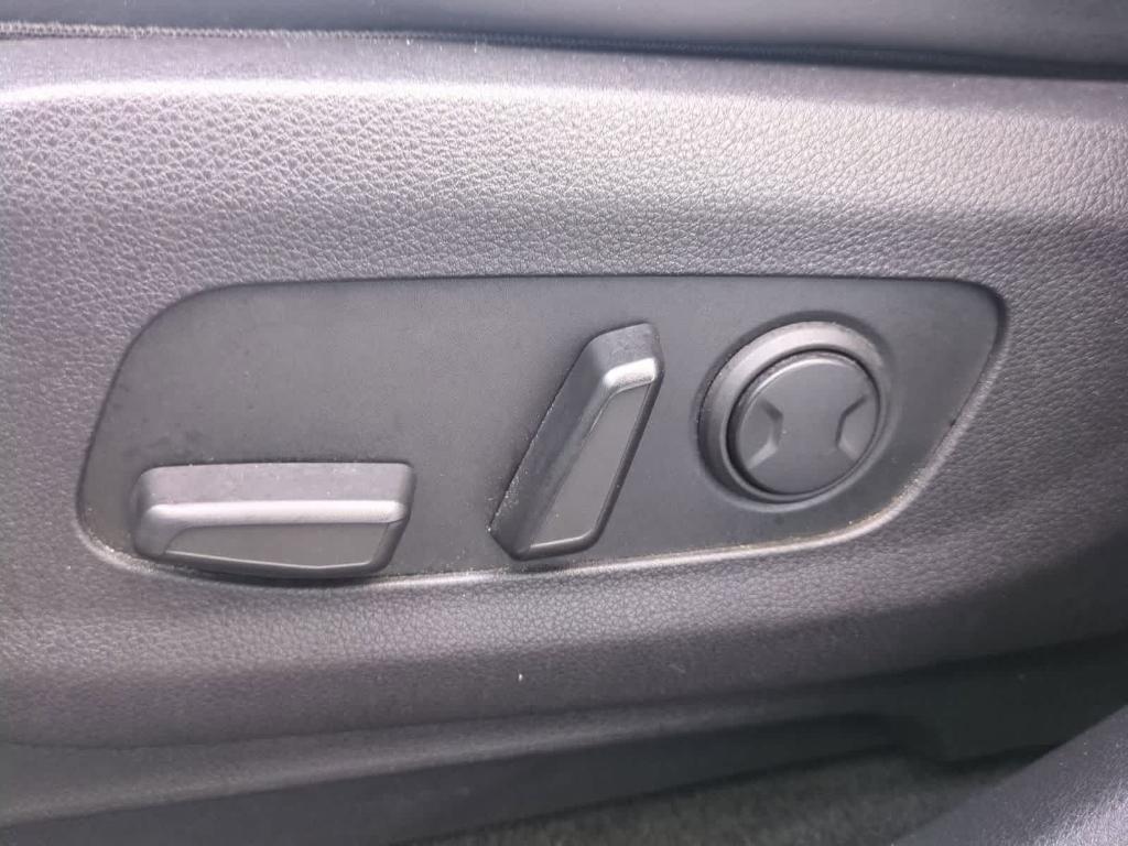 used 2023 Kia Carnival car, priced at $21,277