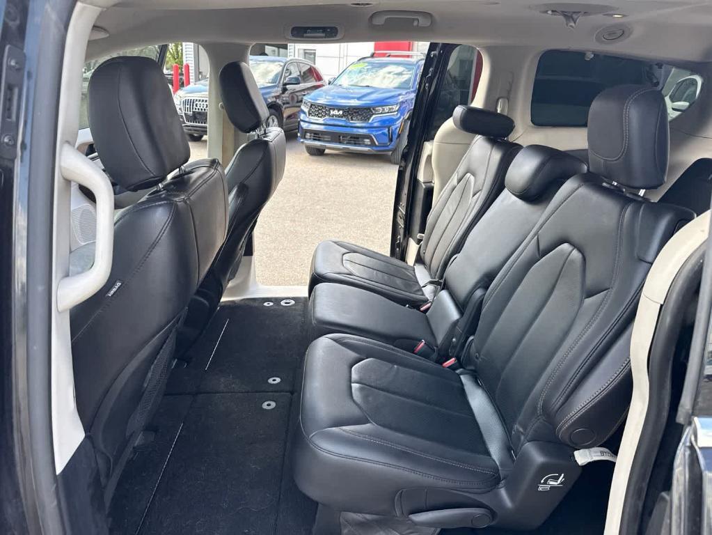 used 2018 Chrysler Pacifica car, priced at $12,267