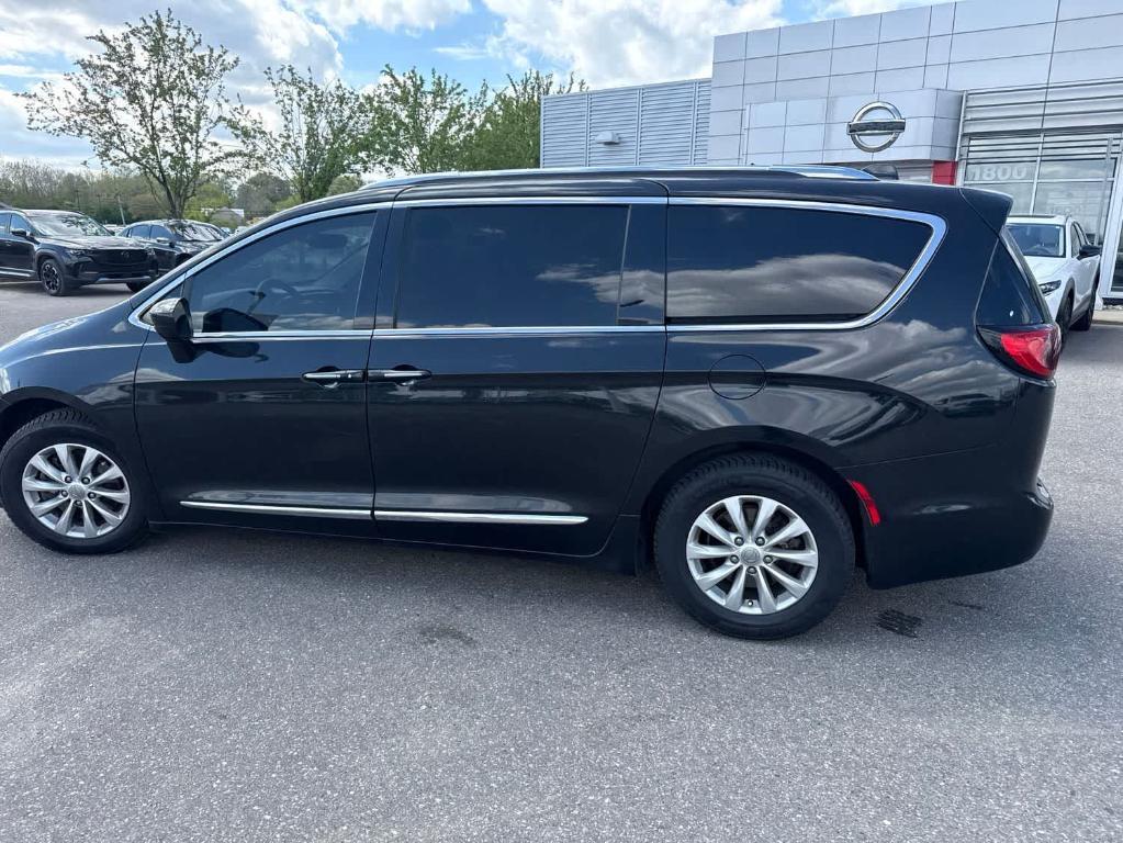 used 2018 Chrysler Pacifica car, priced at $12,267