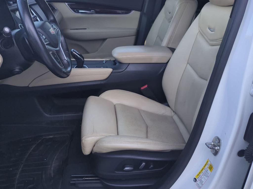 used 2017 Cadillac XT5 car, priced at $11,597