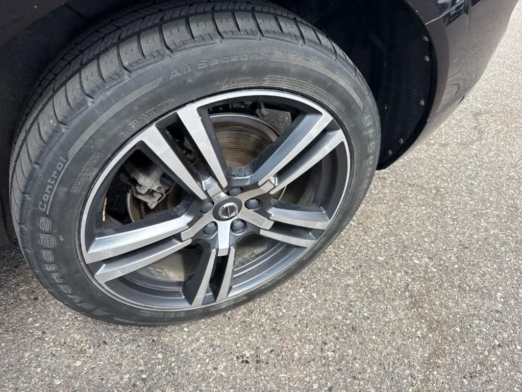 used 2019 Volvo XC60 car, priced at $19,277