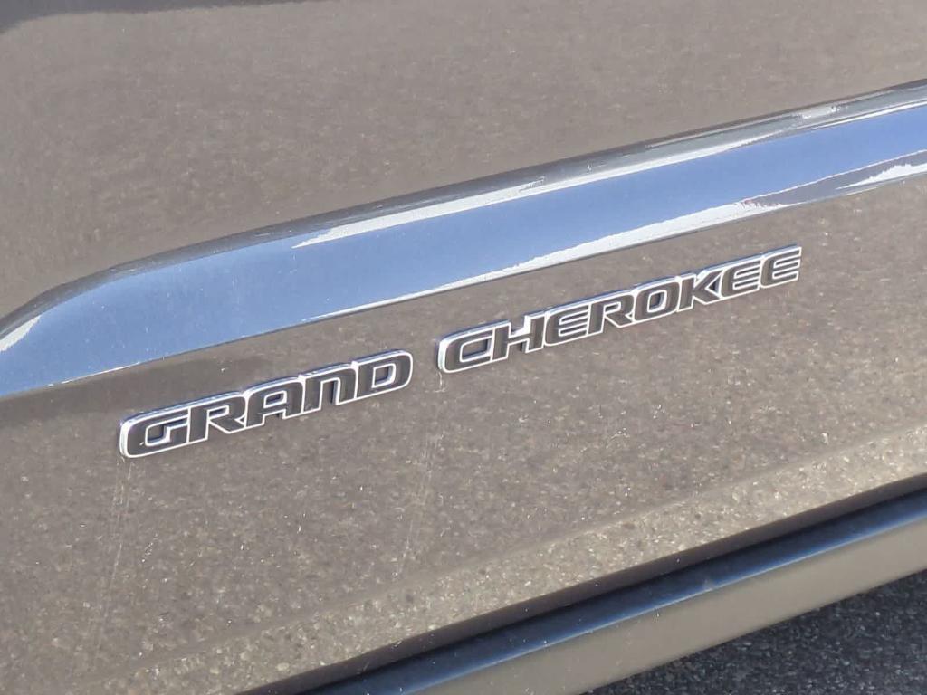 used 2018 Jeep Grand Cherokee car, priced at $12,551
