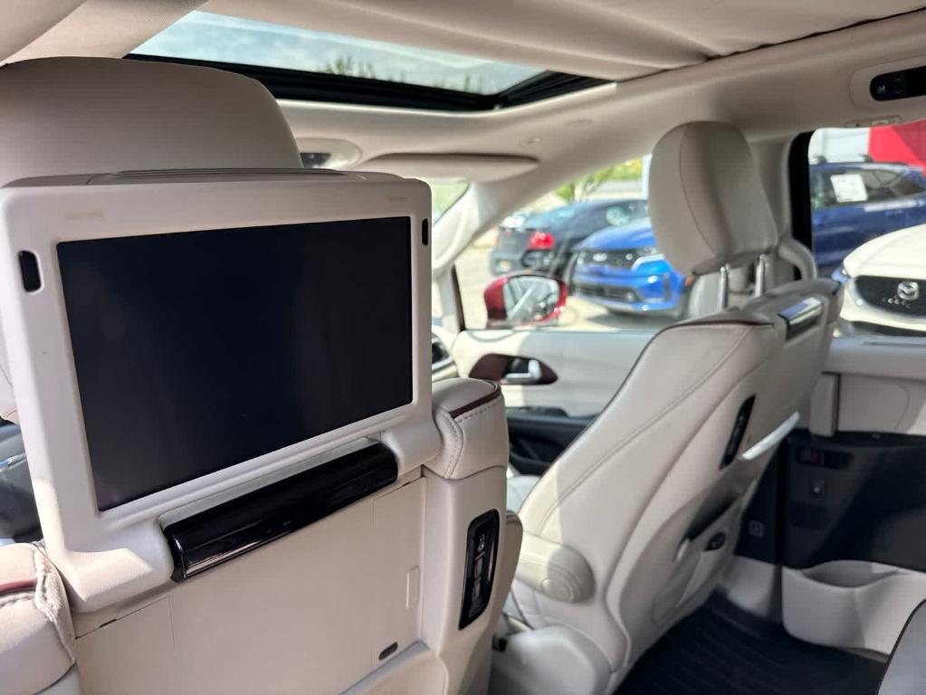 used 2018 Chrysler Pacifica car, priced at $13,577