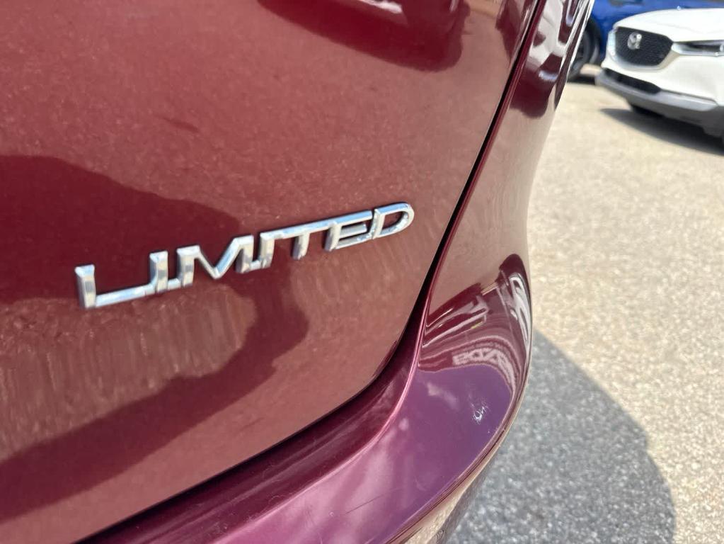 used 2018 Chrysler Pacifica car, priced at $13,577