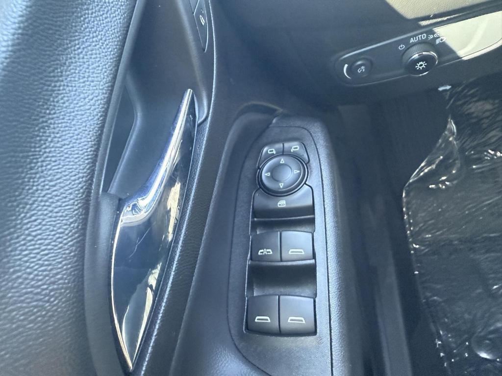 used 2022 Chevrolet Equinox car, priced at $22,490