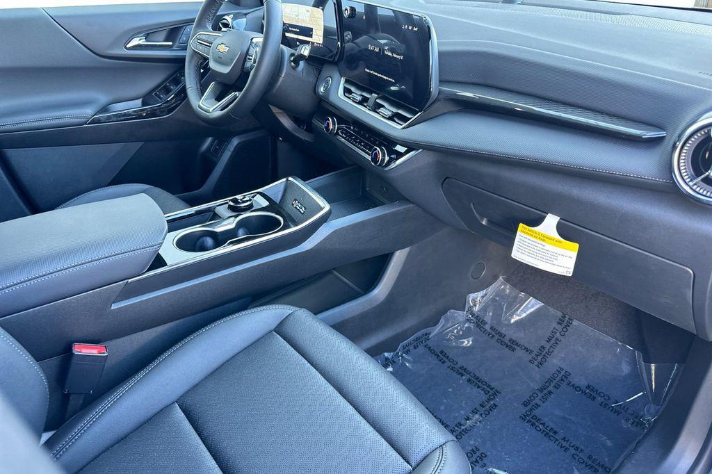 new 2026 Chevrolet Equinox car, priced at $33,495