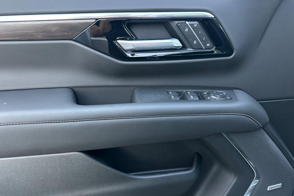 new 2026 Chevrolet Suburban car, priced at $98,970