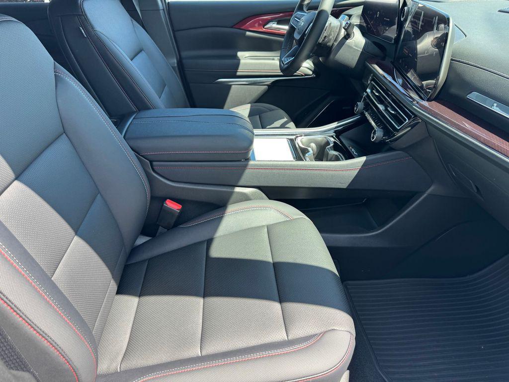 new 2026 Chevrolet Traverse car, priced at $58,870