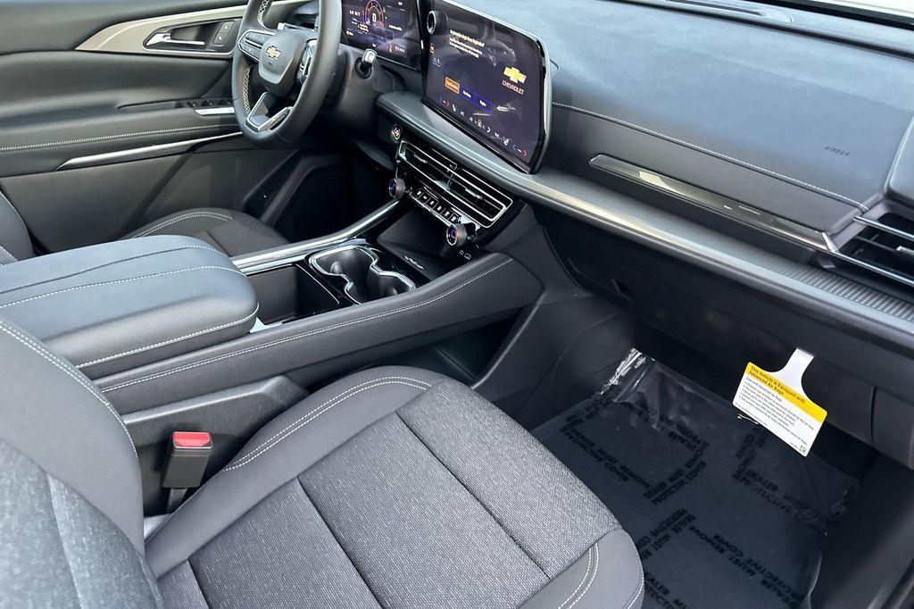 new 2026 Chevrolet Traverse car, priced at $45,035