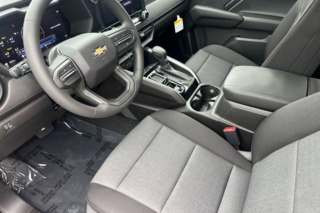 new 2025 Chevrolet Colorado car, priced at $29,595