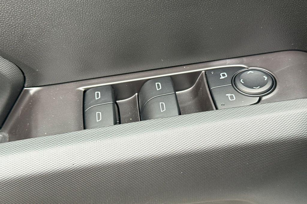 new 2025 Chevrolet Colorado car, priced at $29,595