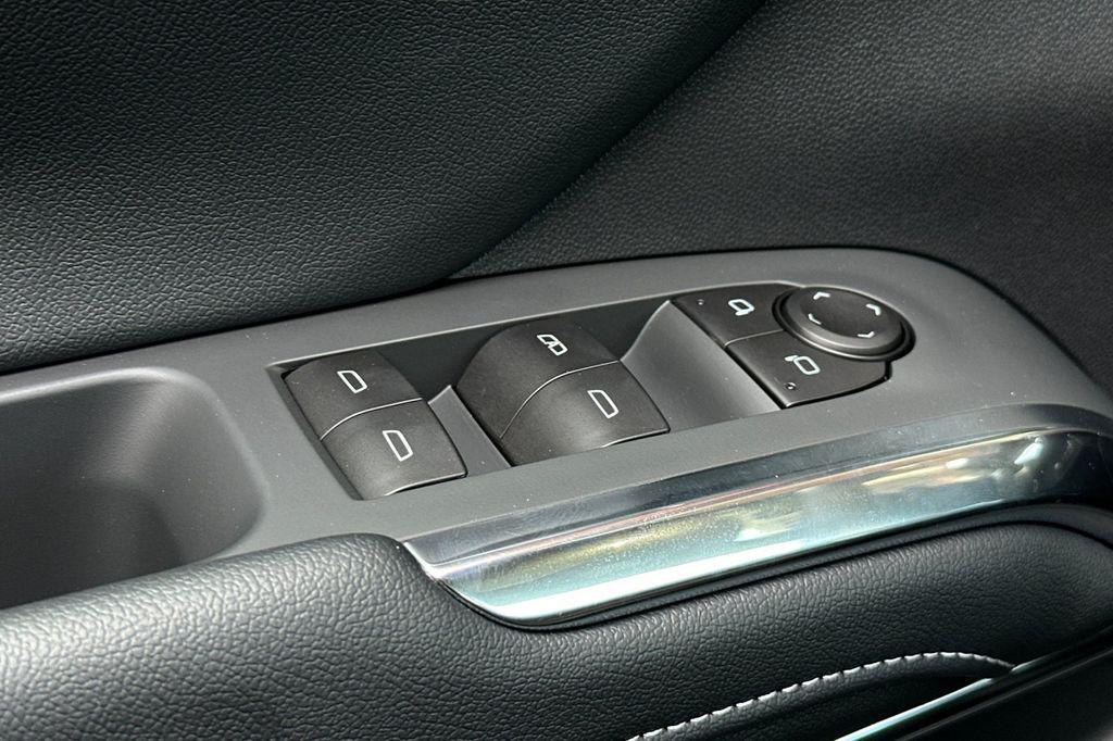 new 2026 Chevrolet Traverse car, priced at $40,140