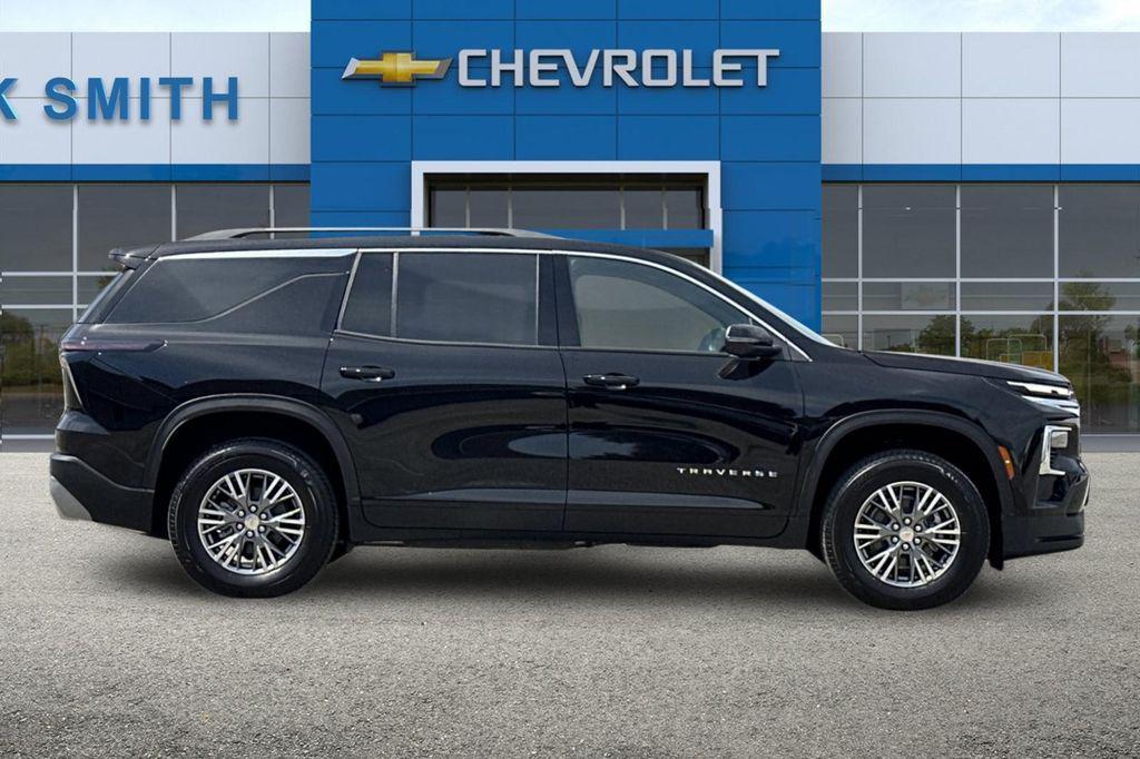 new 2026 Chevrolet Traverse car, priced at $40,140
