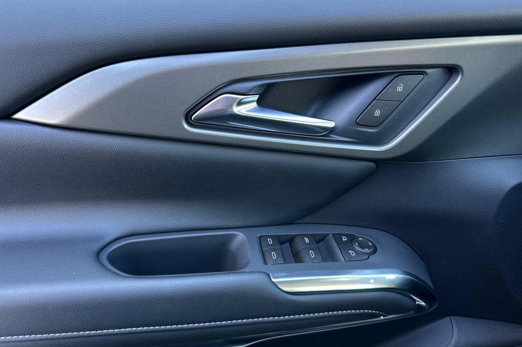 new 2026 Chevrolet Traverse car, priced at $46,135