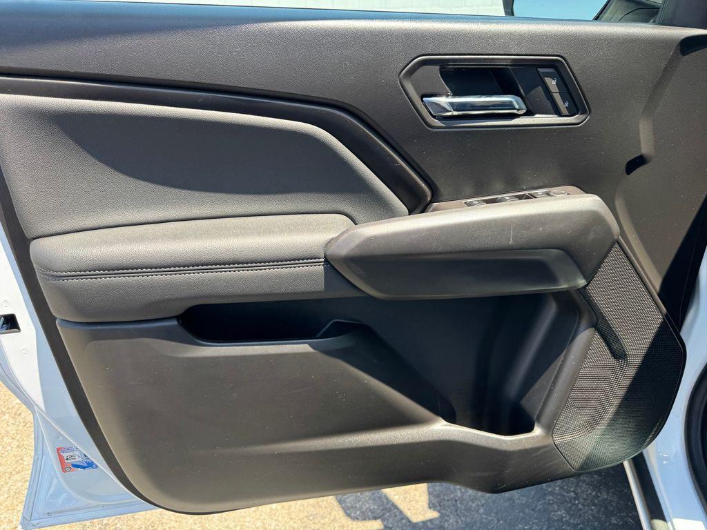 new 2025 Chevrolet Colorado car, priced at $34,560