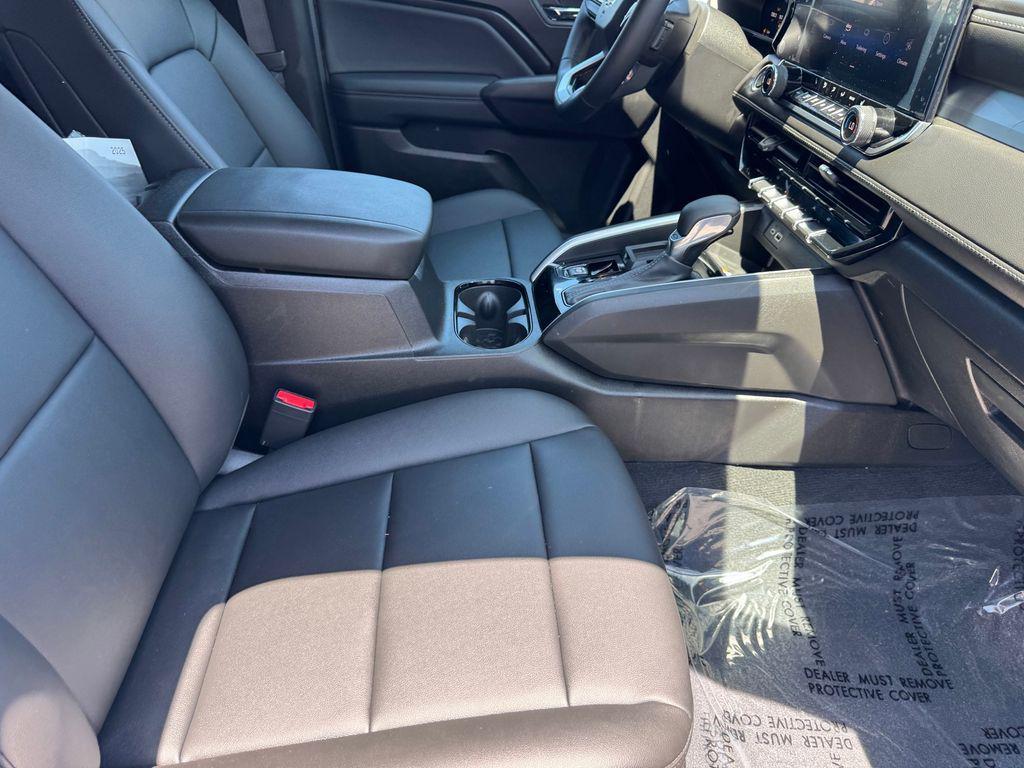 new 2025 Chevrolet Colorado car, priced at $34,560