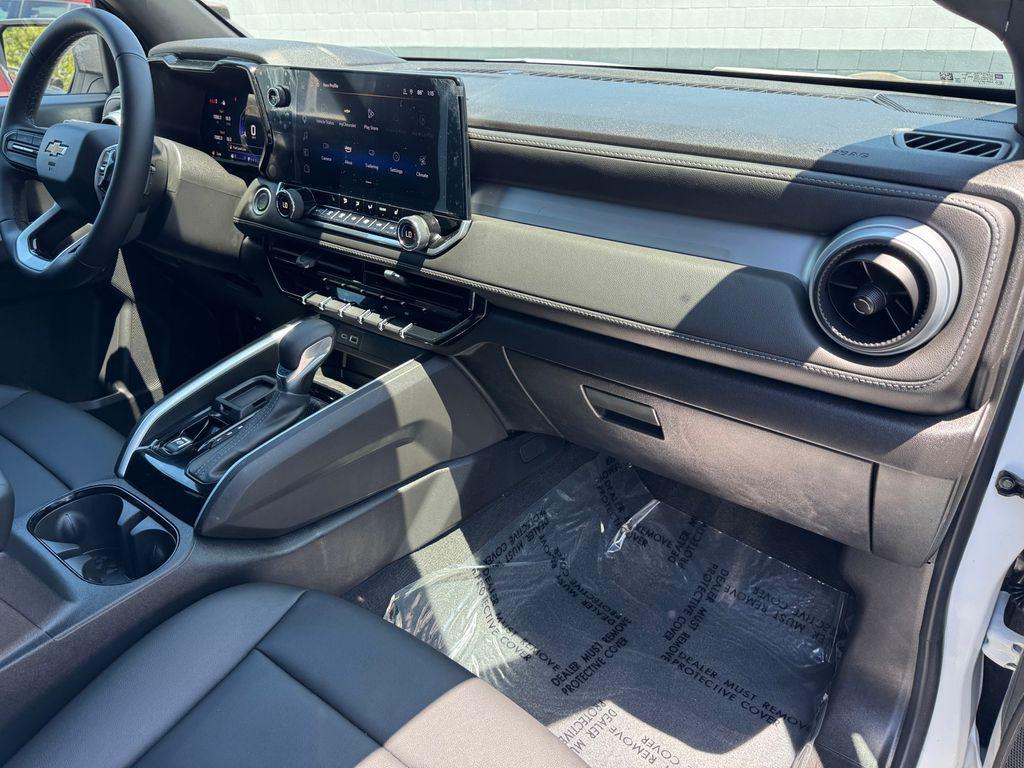 new 2025 Chevrolet Colorado car, priced at $34,560