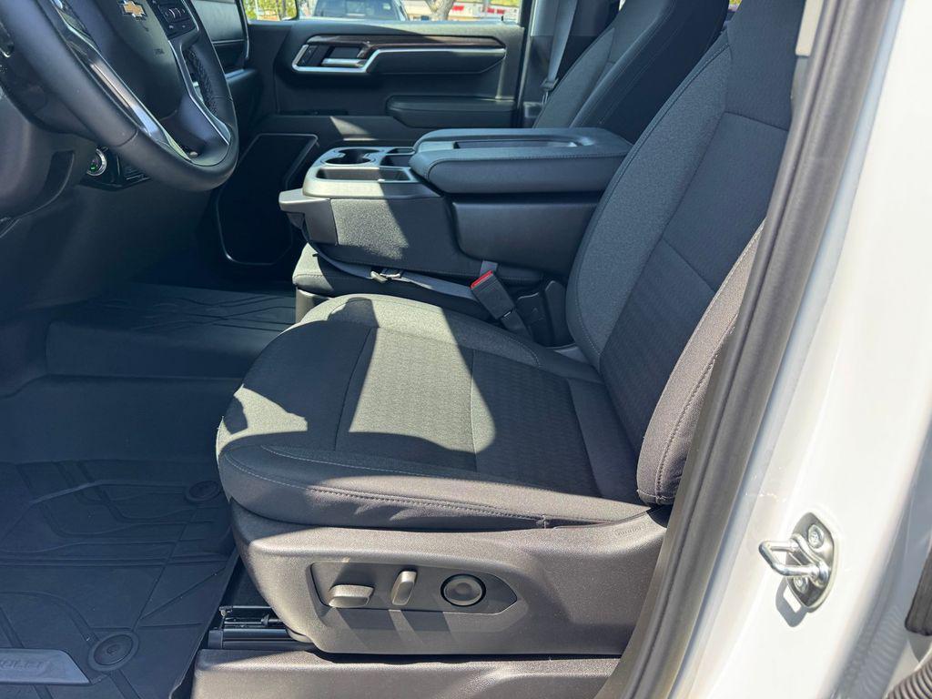 new 2025 Chevrolet Silverado 1500 car, priced at $50,260
