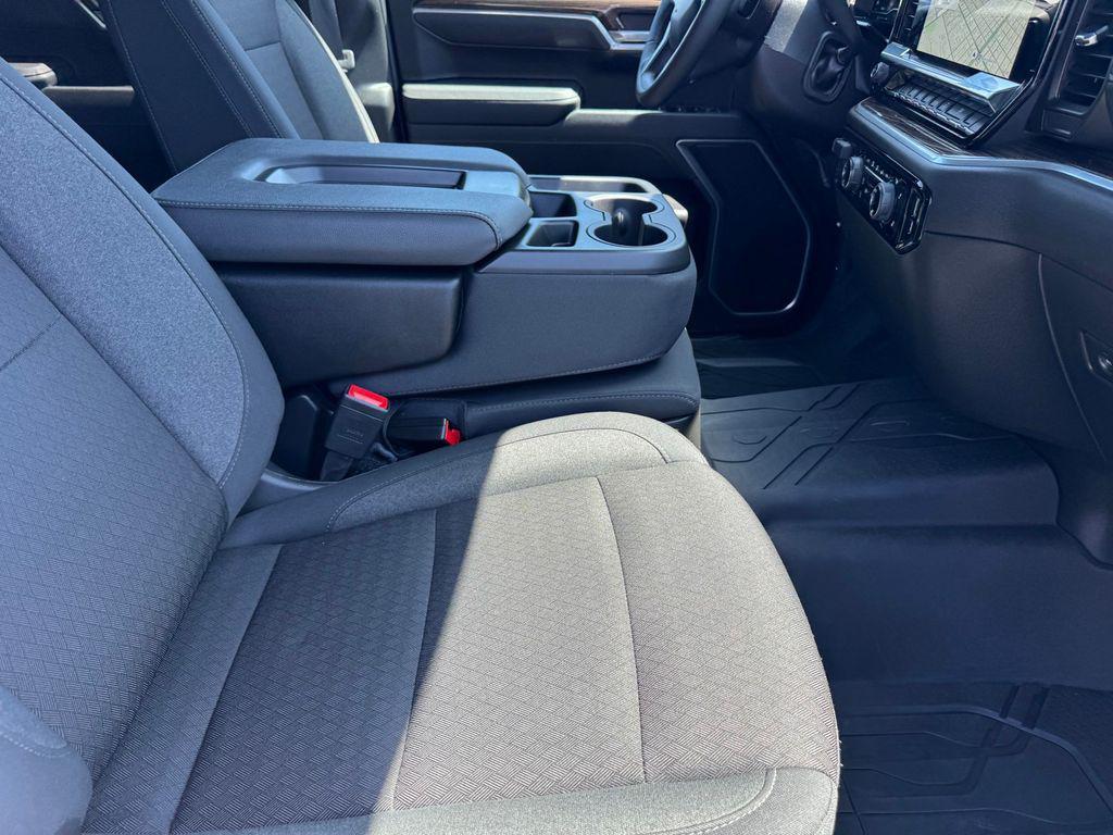 new 2025 Chevrolet Silverado 1500 car, priced at $50,260