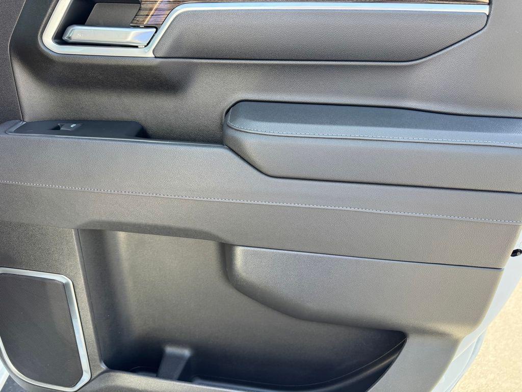 new 2025 Chevrolet Silverado 1500 car, priced at $50,260