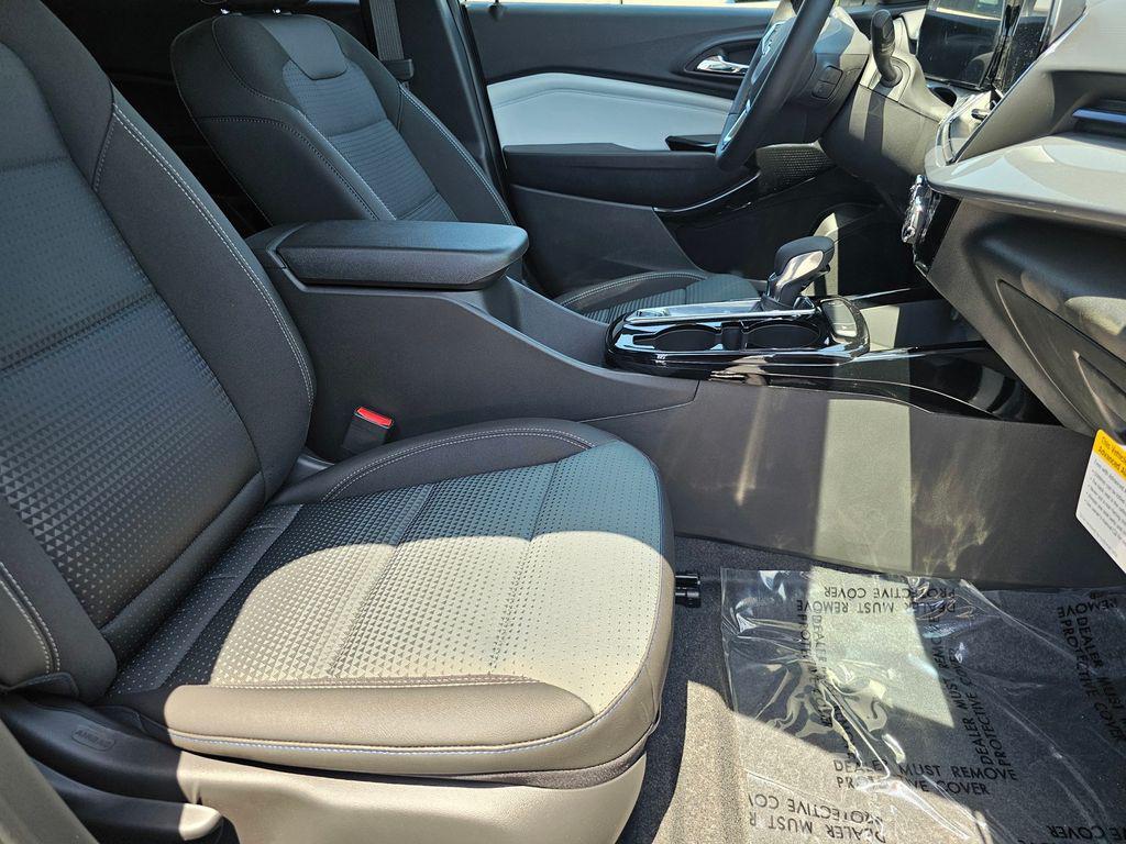 new 2026 Chevrolet Trax car, priced at $25,080