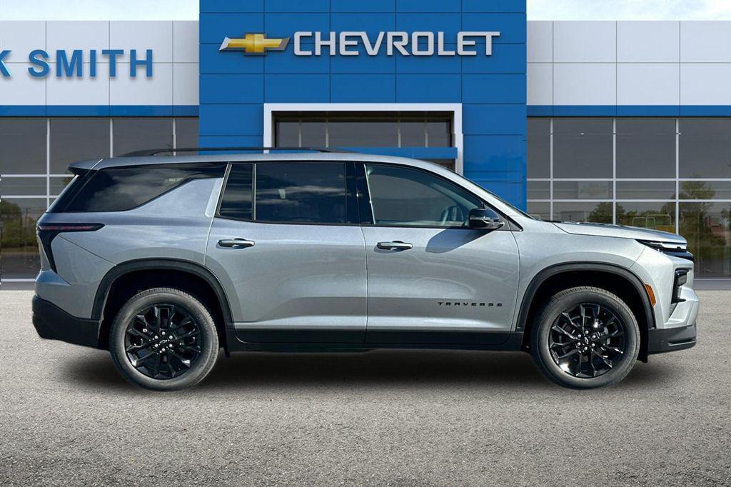 new 2026 Chevrolet Traverse car, priced at $46,075