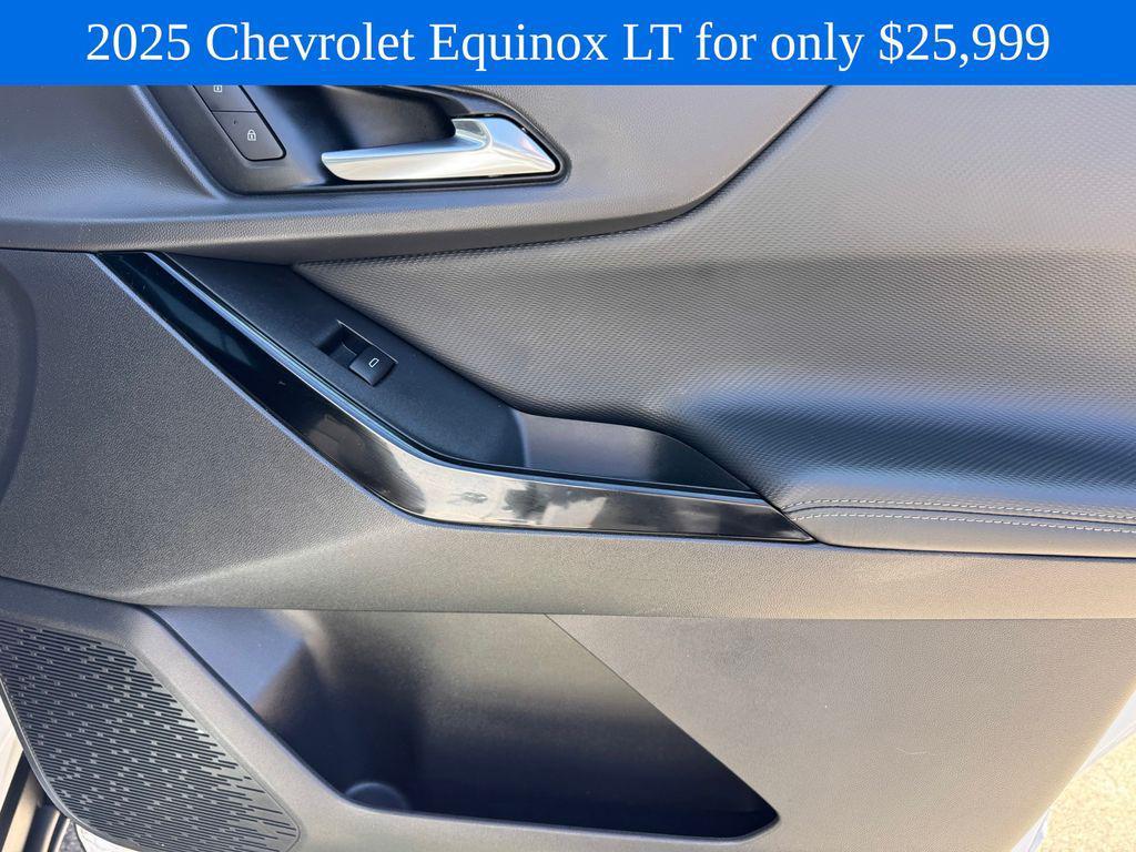 used 2025 Chevrolet Equinox car, priced at $25,999