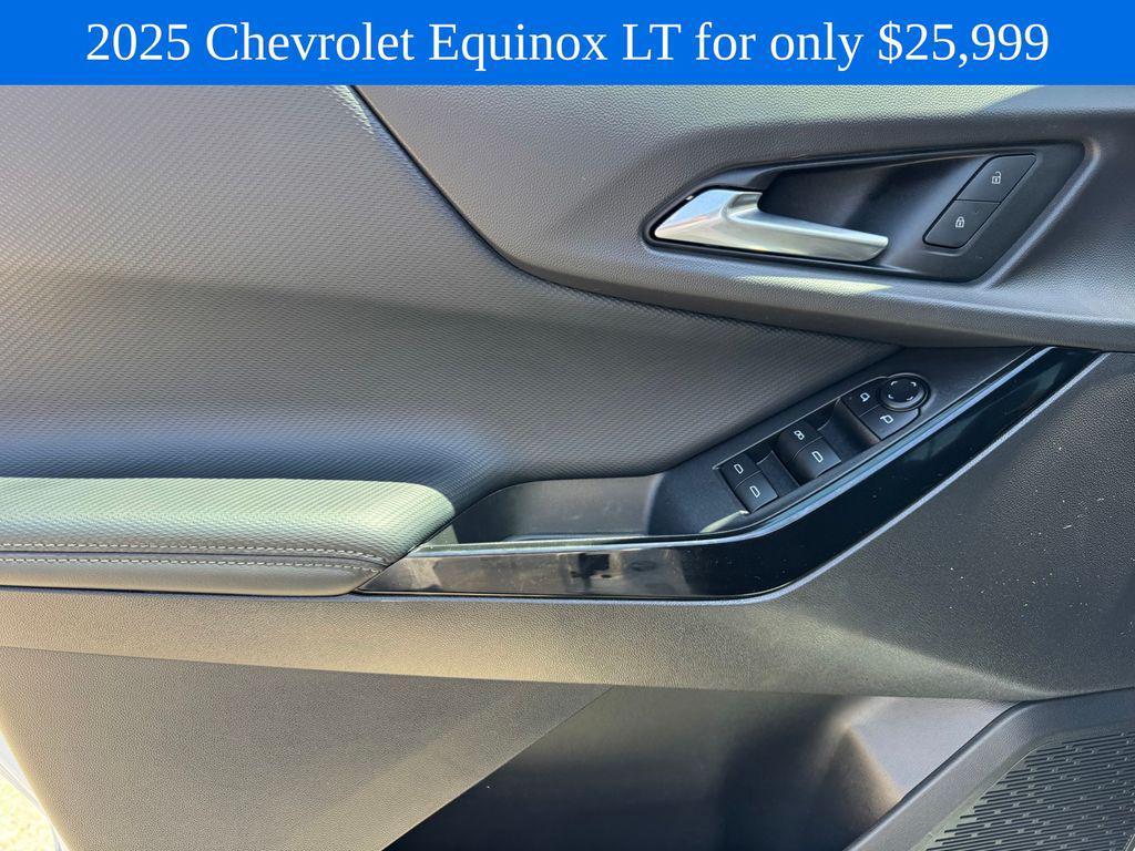 used 2025 Chevrolet Equinox car, priced at $25,999