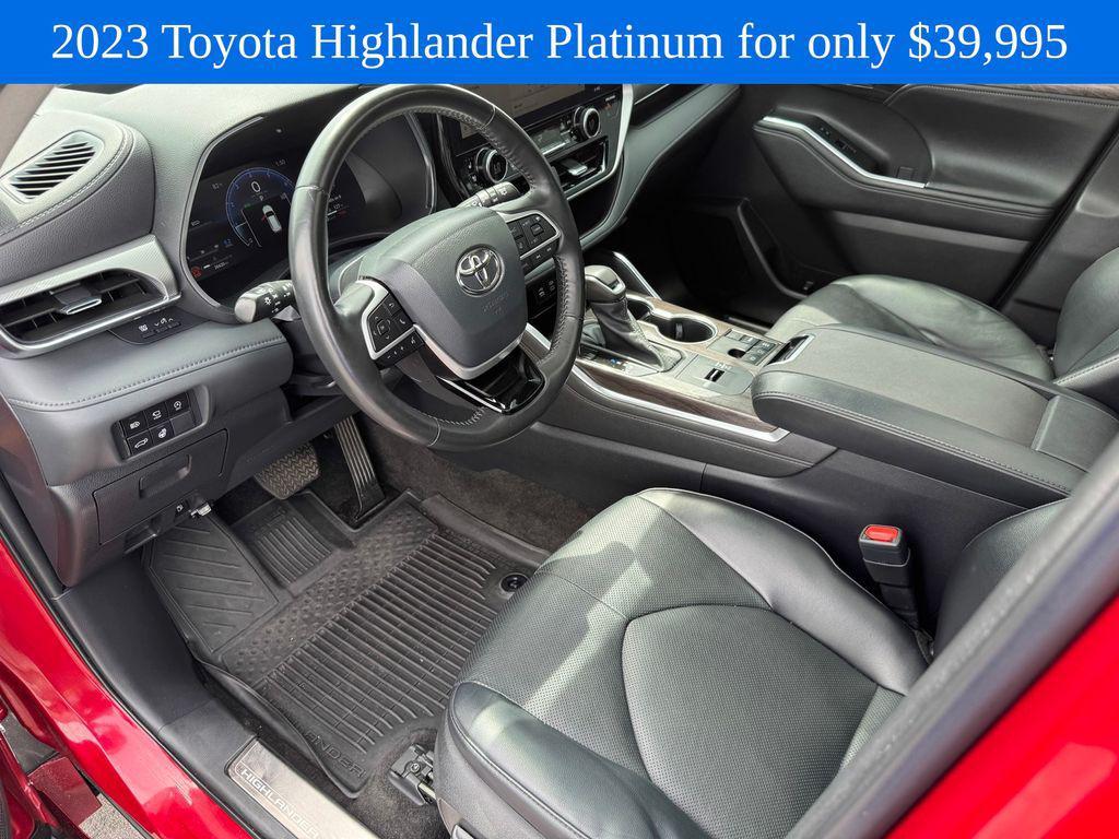 used 2023 Toyota Highlander car, priced at $39,995