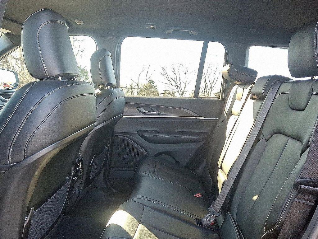 new 2025 Jeep Grand Cherokee car, priced at $49,625